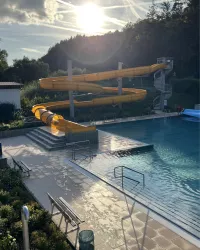 Rutsche im Freibad (© Verbandsgemeinde Winnweiler)