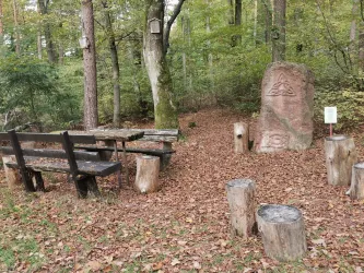 Sitzgruppe Stein der Begegnung-Steineprojekt