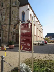 Touristische Infoschild Kirchplatz St. Nikolaus