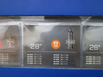 Schlauchangebot im Fahrradschlauchautomaten