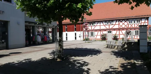 E-Bike-Ladesäule am Koźminplatz in Bellheim