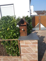Eingang zum Vogelhäuschen