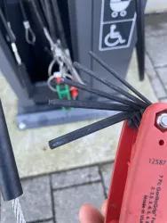 Inbus-Schlüssel an der Rad-Servicestation