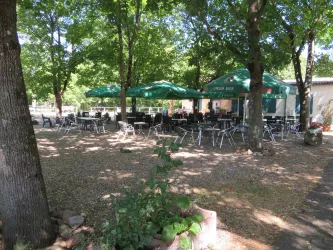 Schützenhaus mit Biergarten