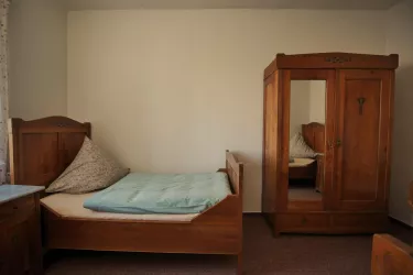 P1110916 Schlafzimmer getrennte Betten