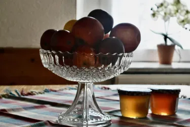 Obstkorb am Esstisch (© Fam. Dülmer-Hirsch)