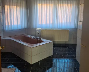 Bad: Badewanne (© Archiv: Appartement Persang)