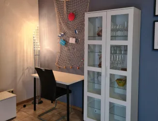 Schreibbereich im Wohnenzimmer (© Archiv: Appartement Persang)