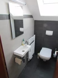 Separate Gästetoilette 3-Zi-App.