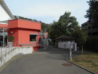 E-Bike Ladestation an der Südpfalz Therme (© Büro für Tourismus)