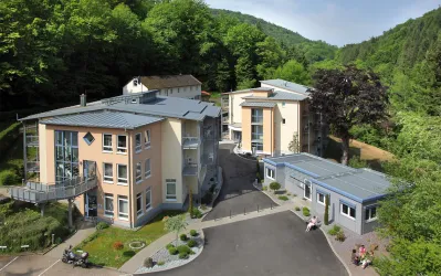 Parkklinik Gebäude (© Celenus Parkklinik GmbH)