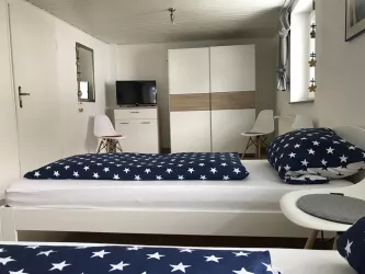 OG Schlafzimmer 1 (Durchgangszimmer)Bild 3 (© Timo Herbold)
