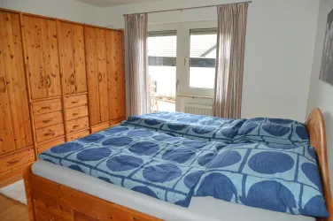 Schlafzimmer b