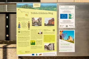 Tafel Start Stadt TrifelsErlebnisWeg (© Verein SÜW Annweiler e.V., Dominik Ketz)