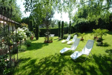 Garten, Bild 1 (© Inge Oesterle)
