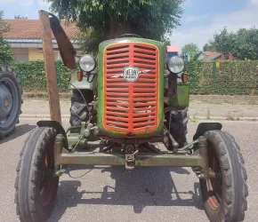 Oldtimer Traktor Hela