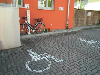 Barrierefreie Parkplätze Amtsgericht Kandel