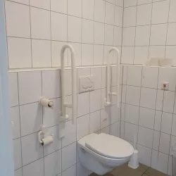 Behindertentoilette am Bahnhof 1