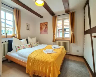 2. Schlafzimmer mit Queen-Size Bett