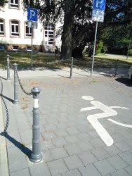 Barrierefreier Parkplatz am Kulturzentrum Kandel