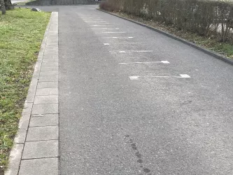 Busparkplatz am Bahnhof Kandel 1