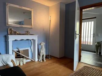 Blick in den Flur aus Wohnzimmer