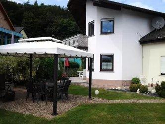 Blick auf Ferienwohnung Terrasse/Pavillion