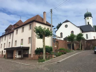 Bushaltestelle Busenberg Ortsmitte (© Adrian Stilgenbauer)