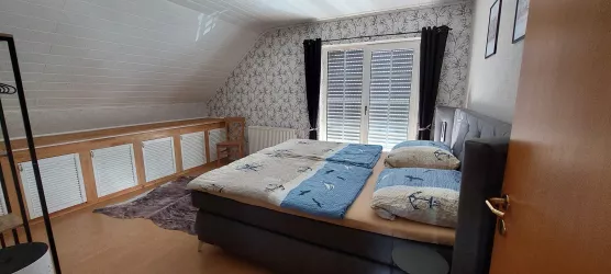 Schlafzimmer 1