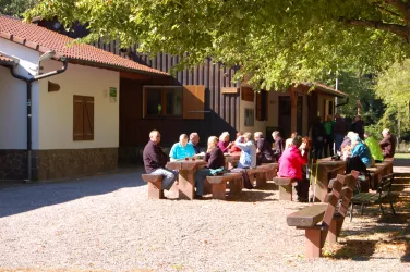 Drachenfelshütte PWV Busenberg (© Jacques Noll)