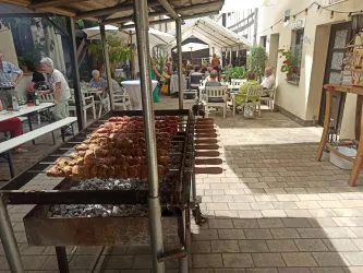 Rebknorzespieß in der Straußwirtschaft Hafner