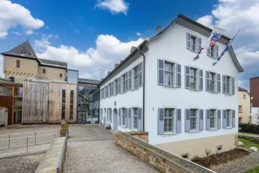 Schloss Veldenz Außenansicht ..