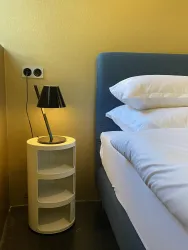 Schlafzimmer 1