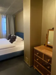 Schlafzimmer 1