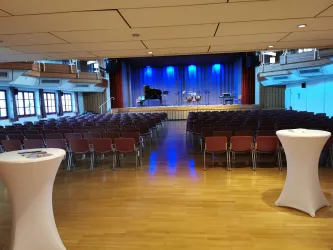 Bestuhlter Festsaal (© Büro für Tourismus Maikammer)