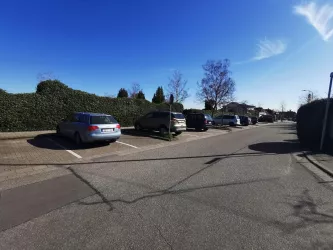 Parkplatz am Friedhof (© Büro für Tourismus Maikammer)