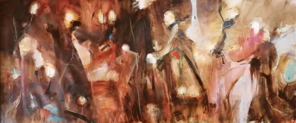 Ein abstraktes Kunstwerk mit warmen Erdtönen in verschiedenen Texturen und Formen. Die zentrale Darstellung zeigt einen kreisförmigen Fokus mit goldenen Spritzern.