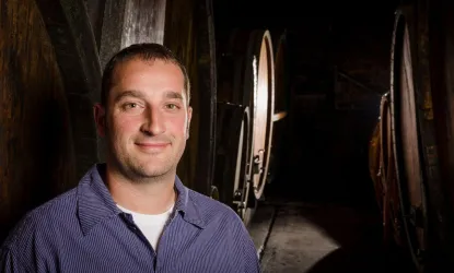 Benedikt Schreieck im Keller (© Weingut Bruno Schreieck)