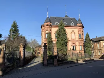 Villa Ullrich Außenansicht (© Büro für Tourismus Maikammer)