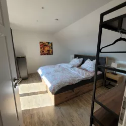 Schlafzimmer mit Boxspring 210x180