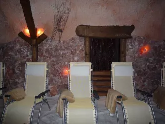 Salzgrotte (© Büro für Tourismus Maikammer)