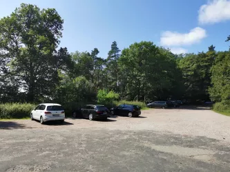 Wanderparkplatz Kalmit (© Büro für Tourismus Maikammer)
