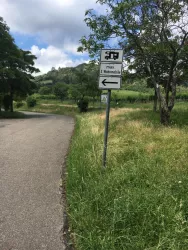 Reisemobil-Hinweis-Schild (© Büro für Tourismus Maikammer)