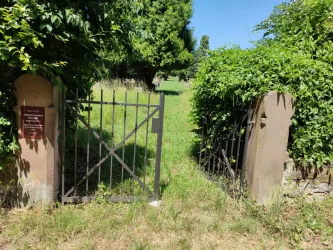 Jüdischer Friedhof Essingen Eingang (© Eberhard Dittus)