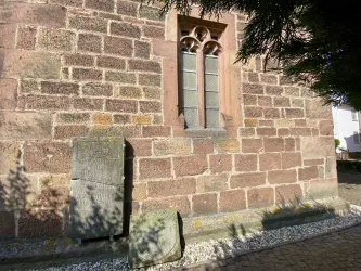 St. Wendelinuskapelle Mauer mit Fenster