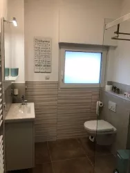 Badezimmer (© Ferienhaus Pfalzliebe)