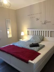 Schlafzimmer 2 (© Ferienhaus Pfalzliebe)