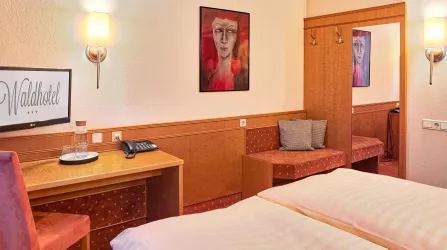waldhotel-eisenberg-klassik-raum