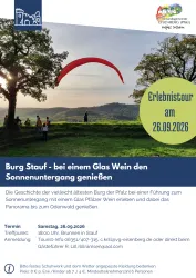 Ein schöner Sonnenuntergang über der Burg Stauf, während Menschen am Hang stehen und die Aussicht genießen. Die Veranstaltung lädt dazu ein, bei einem Glas Wein die Landschaft zu erkunden.