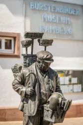 Bürstenbinder Figur (© Archiv Verein SÜW Annweiler e.V., Dominik Ketz)